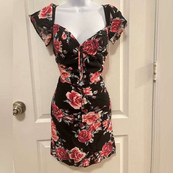 Beautiful Charlotte Russe Floral Pink & black dress - Picture 9 of 10